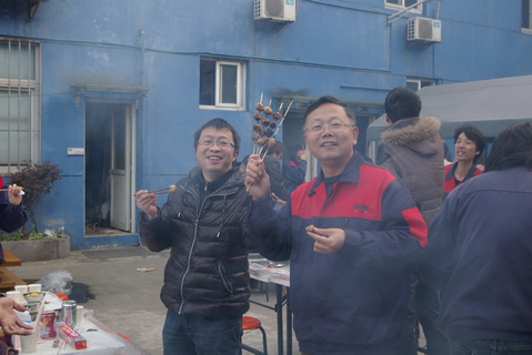 YP电子公司2013春季烧烤 图片06