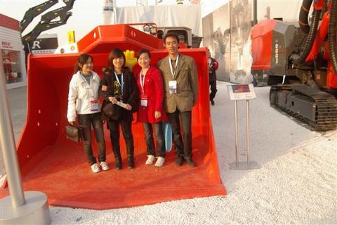 YP电子公司员工参观bauma China 2010